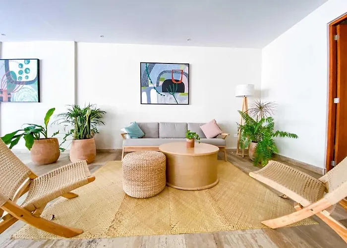 Chic Retreat With Wellness Amenities Apartment *