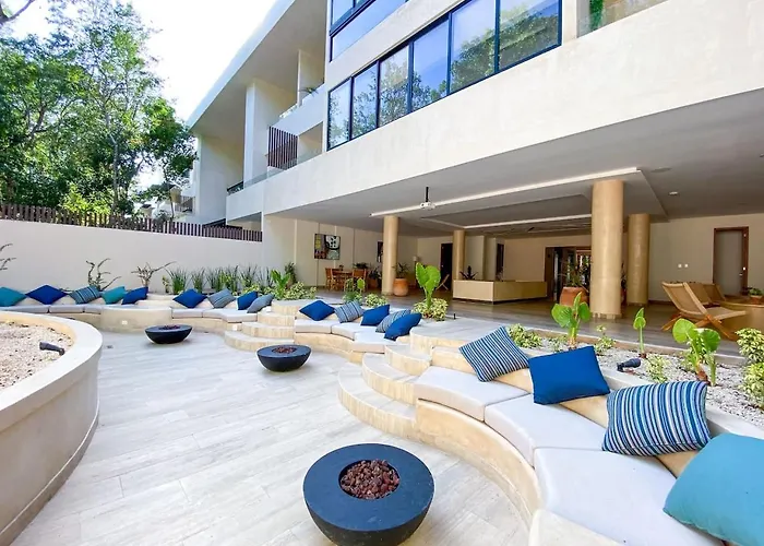Apartment Chic Retreat With Wellness Amenities